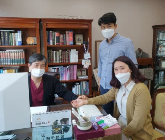 침 치료는 난소기능저하(POR) 여성에서  시험관아기시술의 성공을 돕는 효과가 있습니다. [대전유앤그린 여성한의원]