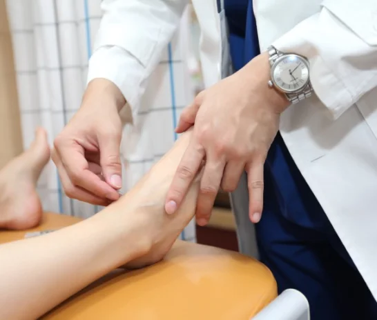 임산부 발바닥 통증을 완화시키는 침치료[대전유앤그린 여성한의원]