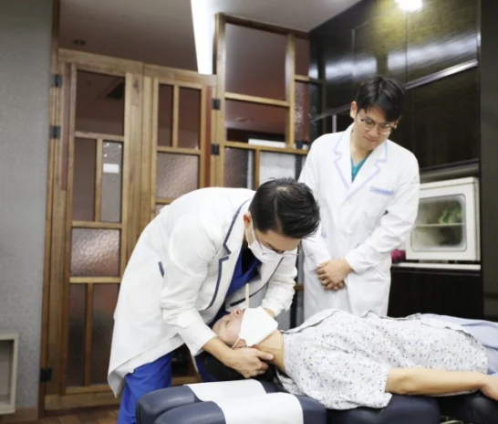침 치료 vs 전침 치료, 요통에 어떤 치료가 더 효과적일까? 한의 치료요법 간의 효과 비교[대전 유앤그린 한의원]